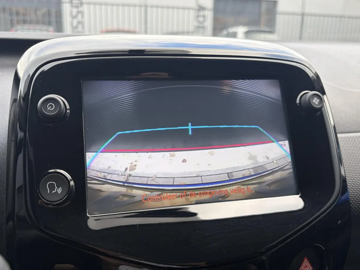 1.0 VTi Shine | Climate | Apple CarPlay | Achteruitrijcamera | Elektrische ramen | Nieuwe banden | Mooie auto!!