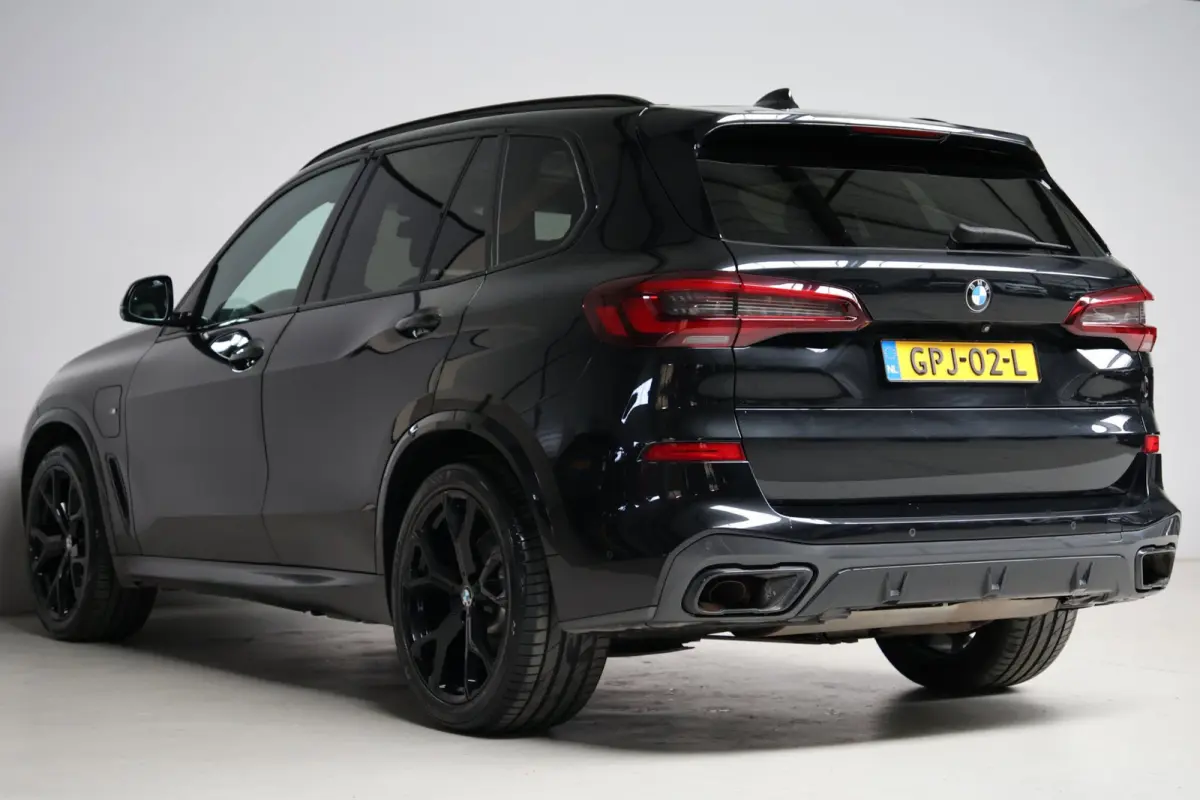 XDrive45e High Executive M-sport | panoramadak skylounge | softlcose | massage |elek. trekhaak | adap. cruise | keyless