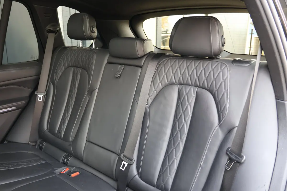 XDrive45e High Executive M-sport | panoramadak skylounge | softlcose | massage |elek. trekhaak | adap. cruise | keyless