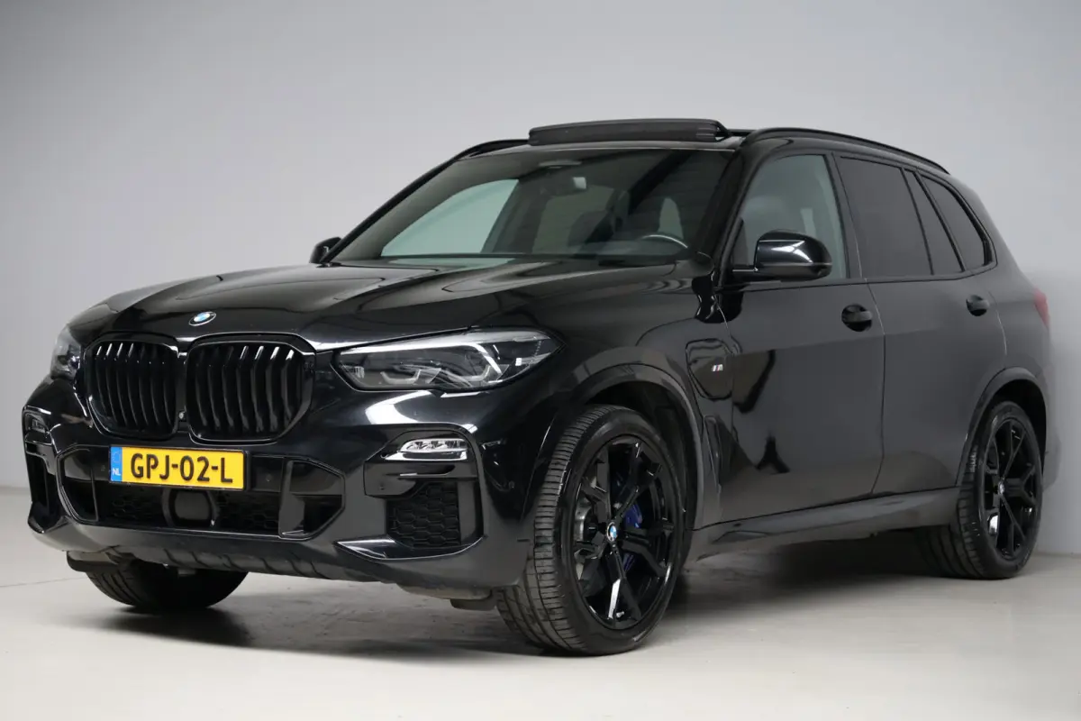 XDrive45e High Executive M-sport | panoramadak skylounge | softlcose | massage |elek. trekhaak | adap. cruise | keyless