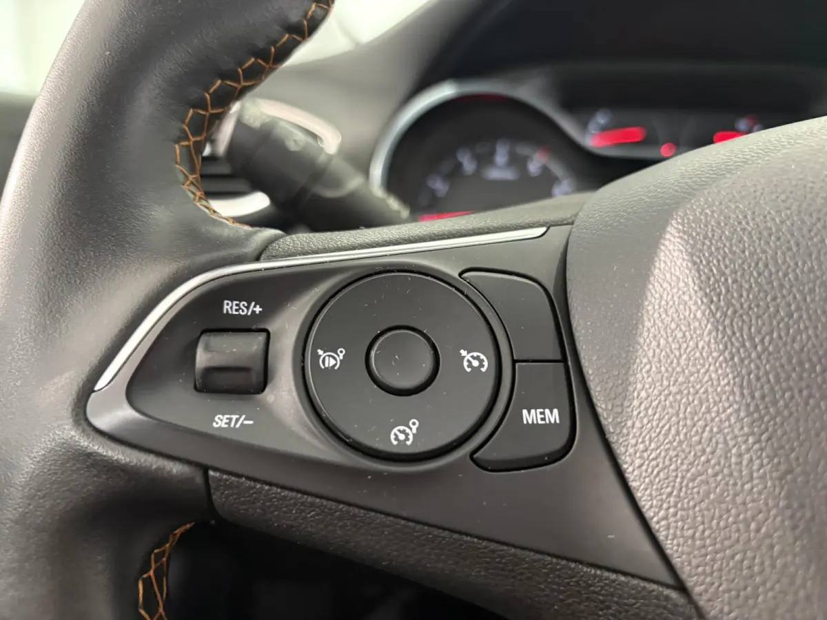 1.2 Turbo Innovation | Apple CarPlay / Android Auto | Achteruitrijcamera |