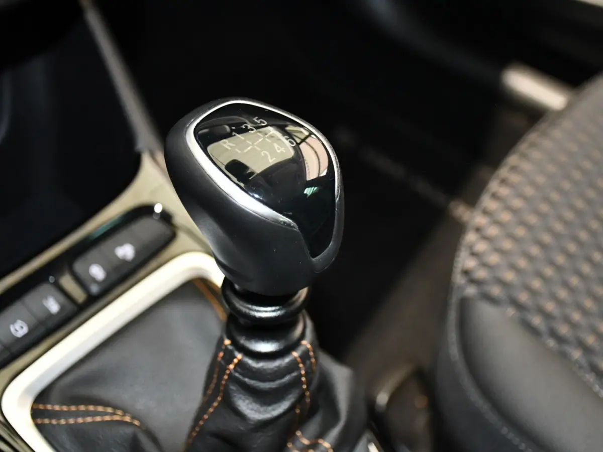 1.2 Turbo Innovation | Apple CarPlay / Android Auto | Achteruitrijcamera |