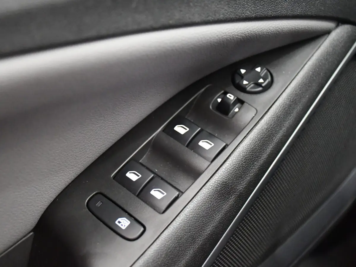 1.2 Turbo Innovation | Apple CarPlay / Android Auto | Achteruitrijcamera |