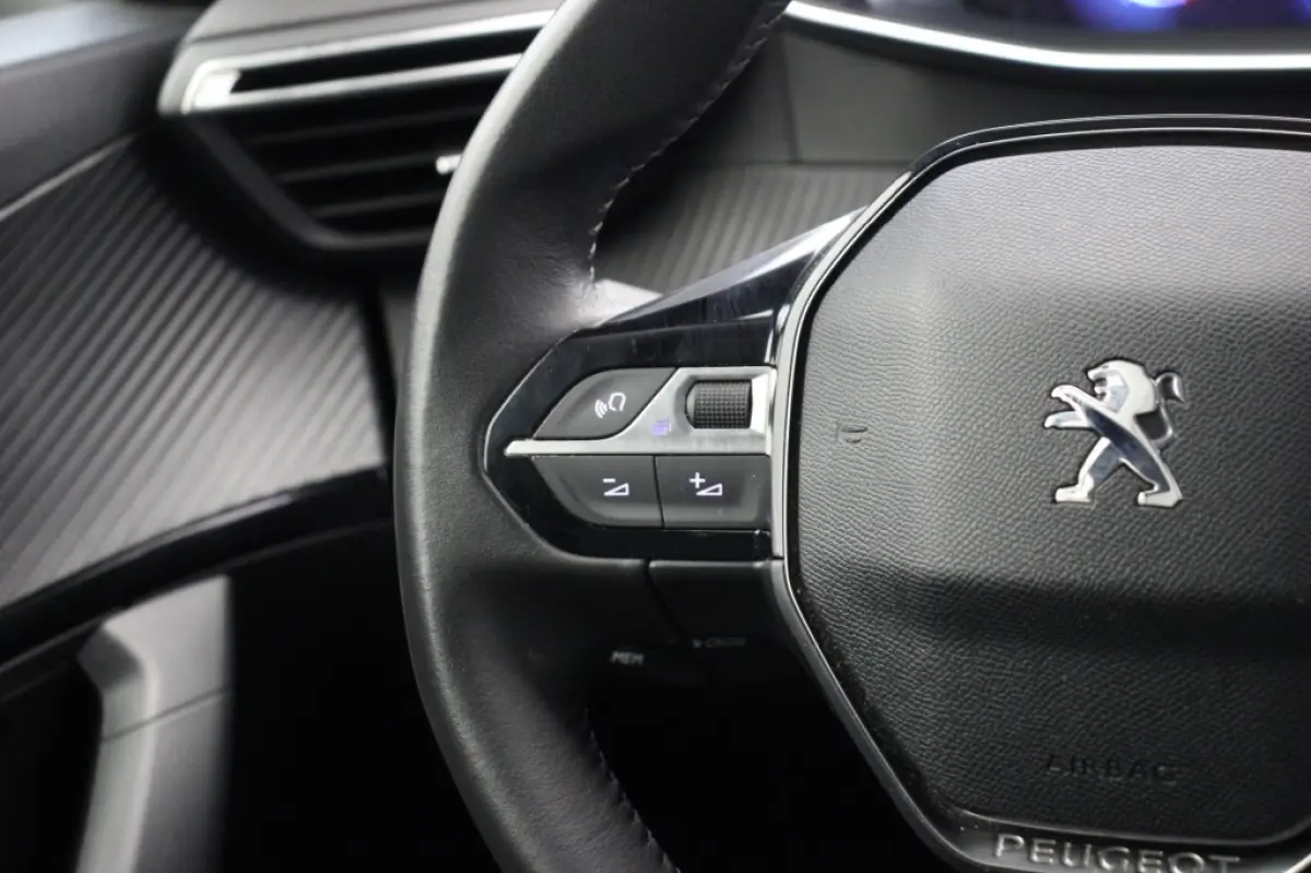 Allure Pack 50 kWh - Digitaal Cockpit, Carplay, Camera, Half Leer, Stoelverw. SOH 89,44%