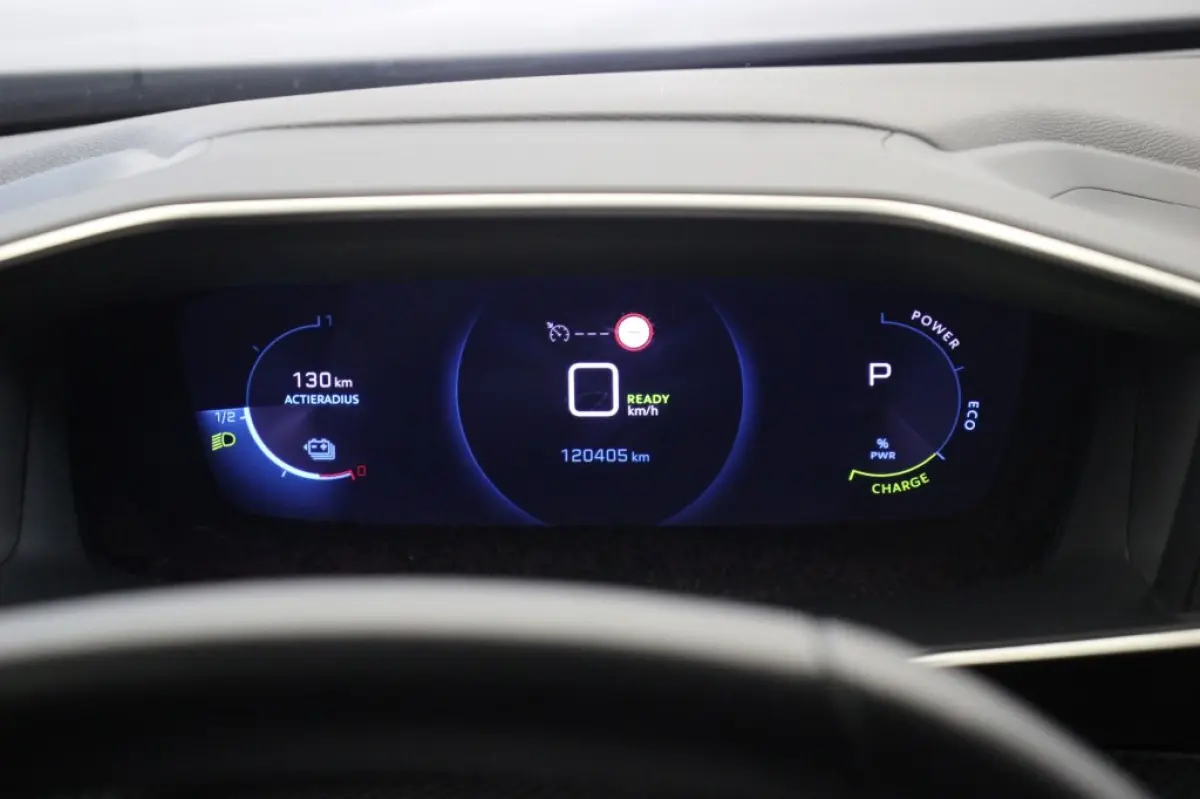 Allure Pack 50 kWh - Digitaal Cockpit, Carplay, Camera, Half Leer, Stoelverw. SOH 89,44%