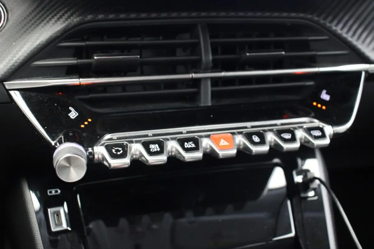 Allure Pack 50 kWh - Digitaal Cockpit, Carplay, Camera, Half Leer, Stoelverw. SOH 89,44%
