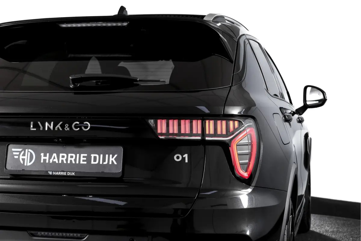 1.5 PHEV 261PK MY23 | Blackpakket | Donkere hemel | 360 Camera | 7.4 kWh Boordlader | S/K-panodak | Adapt. Cruise | Memory | Elek. klep | LM 20" | 7694