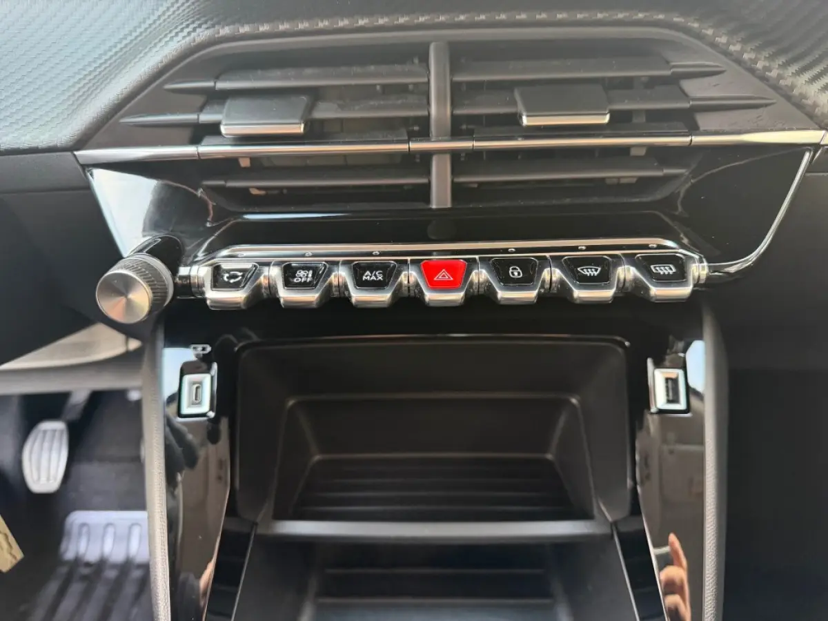 1.2 PT B.L. ACTIVE NAVI AIRCO/ECC CRUISE CONTROL PDC