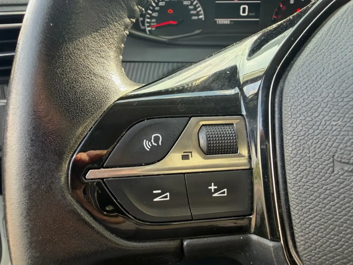 1.2 PT B.L. ACTIVE NAVI AIRCO/ECC CRUISE CONTROL PDC
