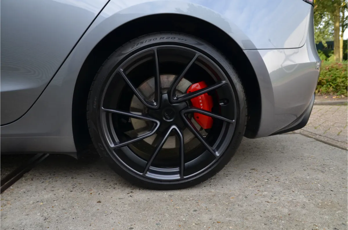 Performance AWD 78 kWh Highland, AutoPilot4.0 (FSD 99,- p/mnd)