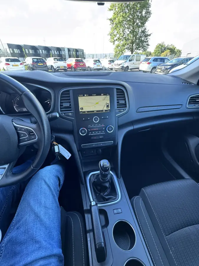 1.5 Blue dCi Limited, Euro 6, Marge, Apple Carplay