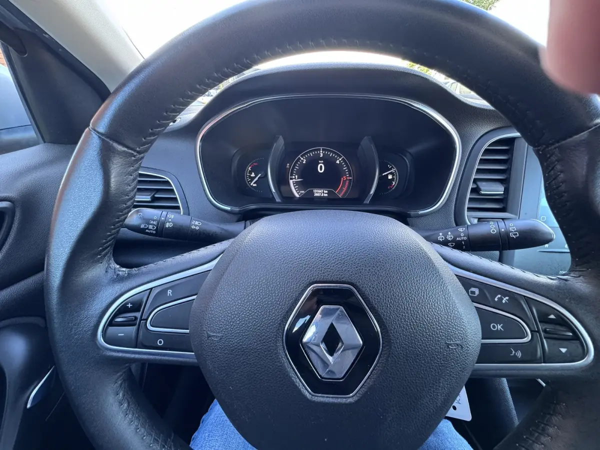 1.5 Blue dCi Limited, Euro 6, Marge, Apple Carplay