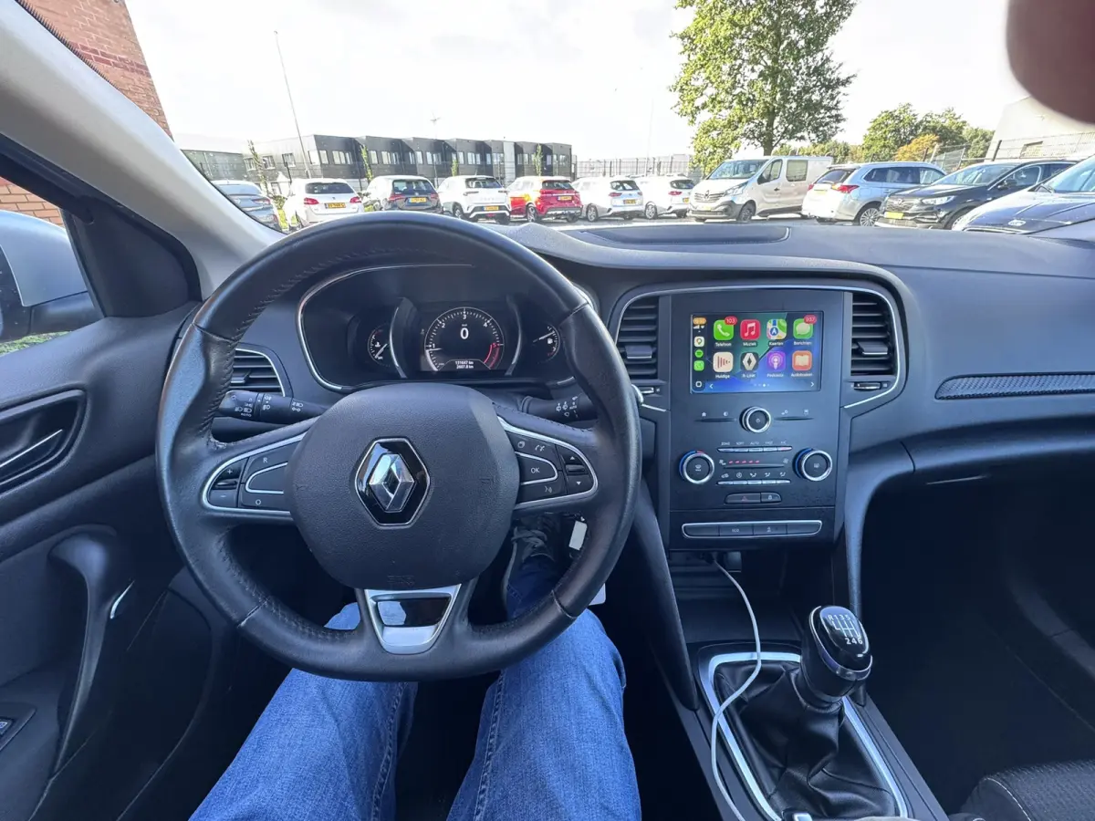 1.5 Blue dCi Limited, Euro 6, Marge, Apple Carplay