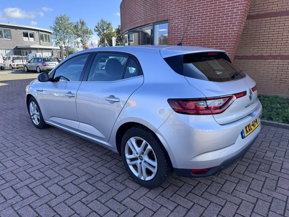 1.5 Blue dCi Limited, Euro 6, Marge, Apple Carplay