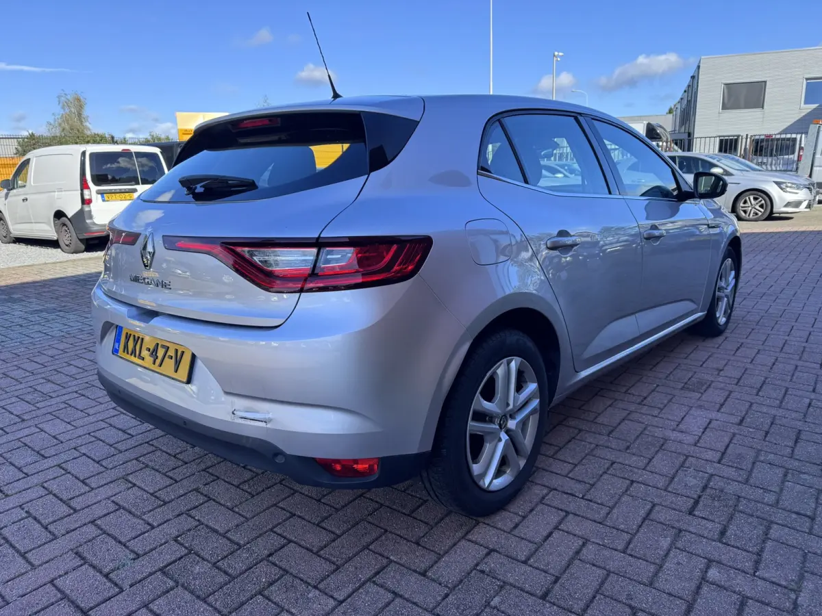 1.5 Blue dCi Limited, Euro 6, Marge, Apple Carplay