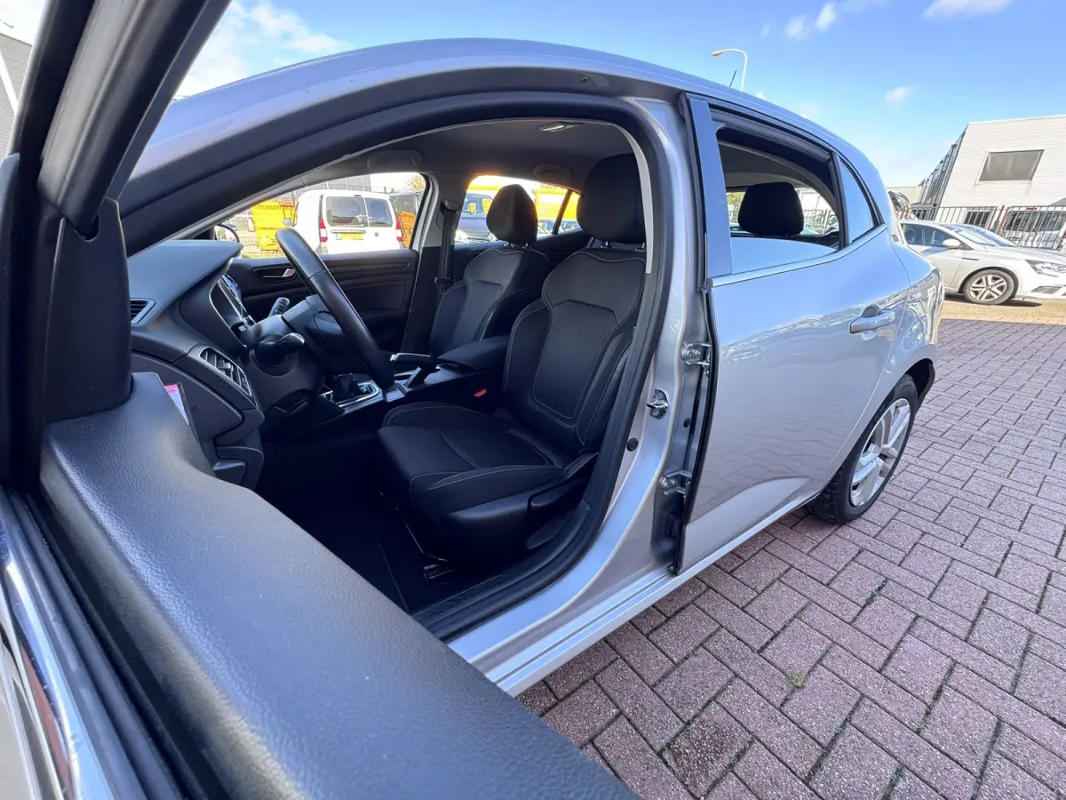 1.5 Blue dCi Limited, Euro 6, Marge, Apple Carplay