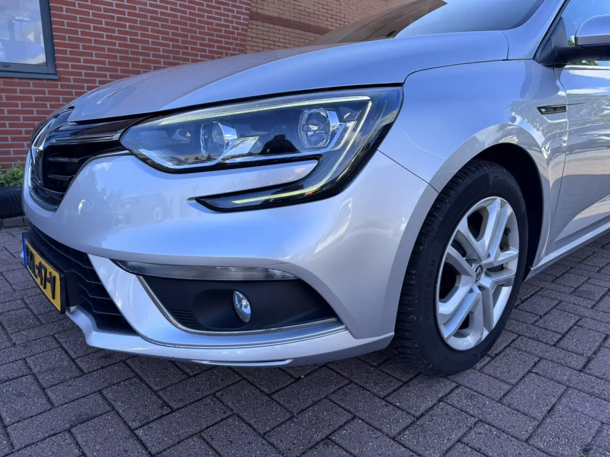 1.5 Blue dCi Limited, Euro 6, Marge, Apple Carplay