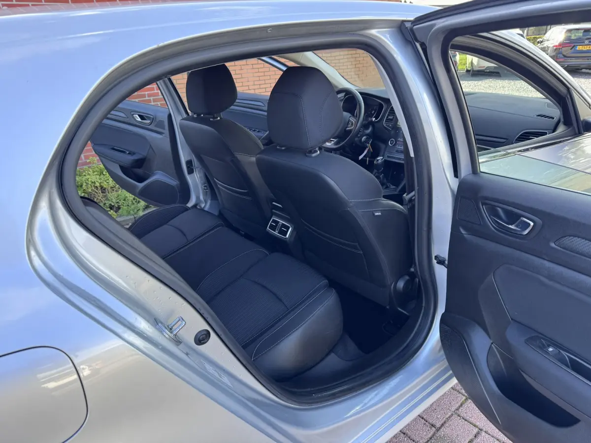 1.5 Blue dCi Limited, Euro 6, Marge, Apple Carplay