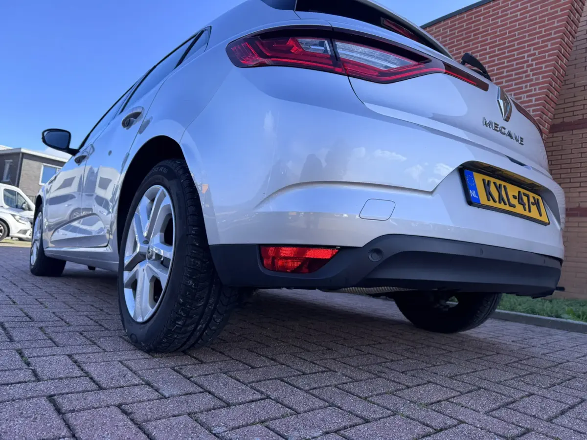 1.5 Blue dCi Limited, Euro 6, Marge, Apple Carplay