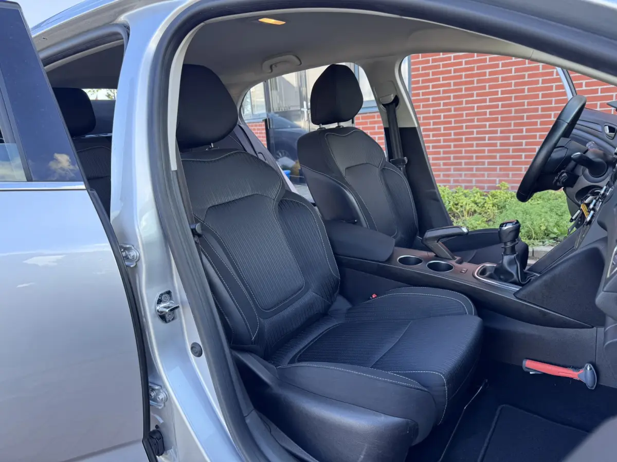 1.5 Blue dCi Limited, Euro 6, Marge, Apple Carplay
