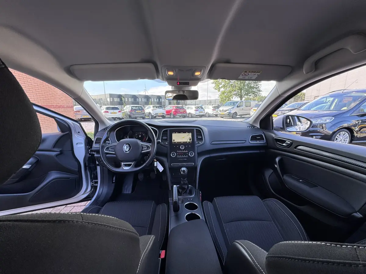 1.5 Blue dCi Limited, Euro 6, Marge, Apple Carplay