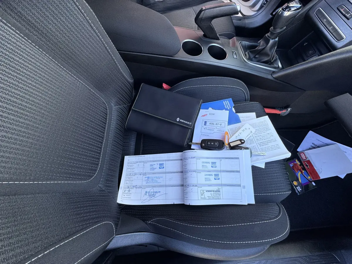 1.5 Blue dCi Limited, Euro 6, Marge, Apple Carplay
