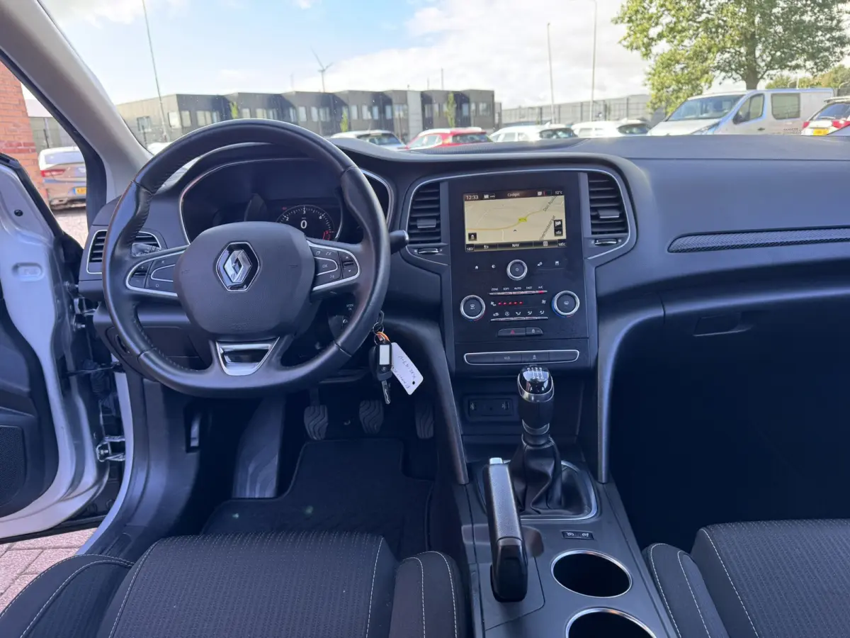 1.5 Blue dCi Limited, Euro 6, Marge, Apple Carplay