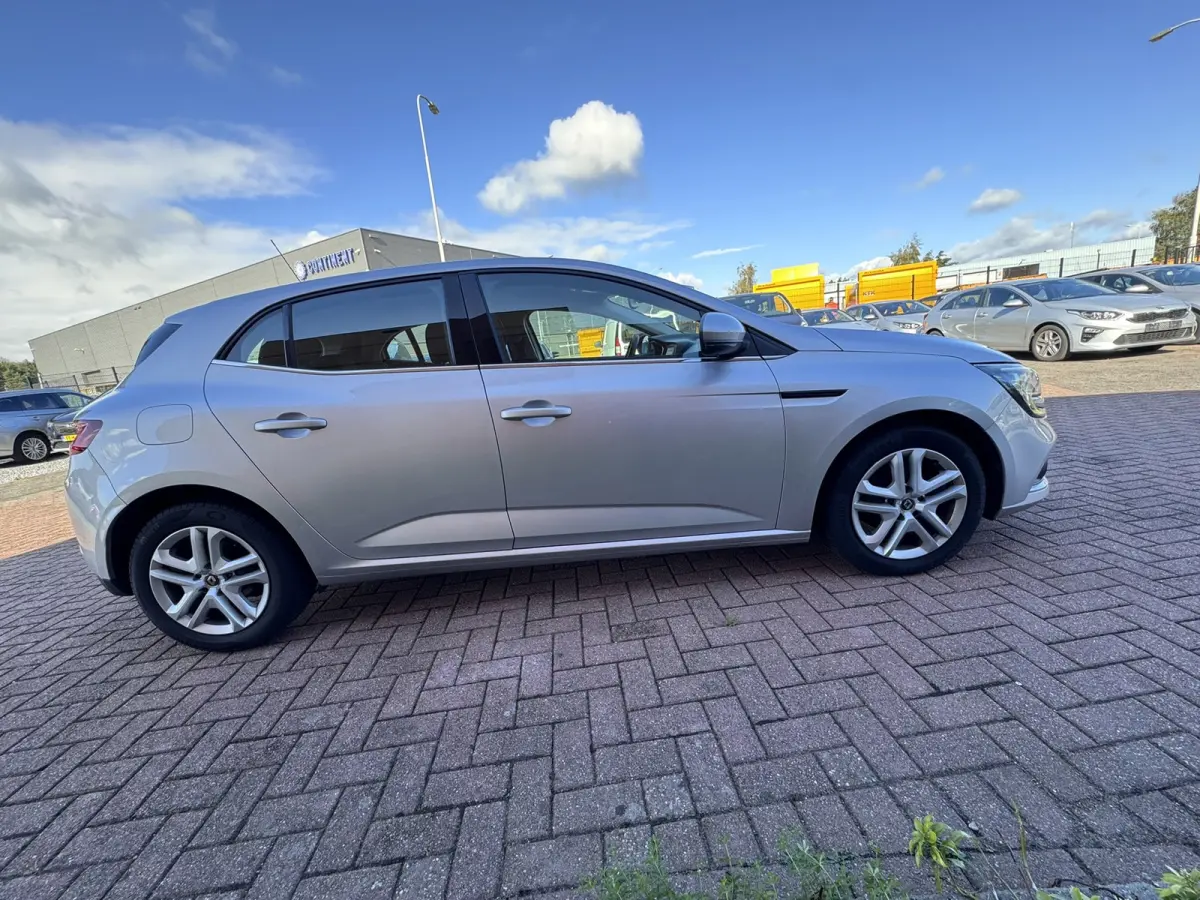 1.5 Blue dCi Limited, Euro 6, Marge, Apple Carplay