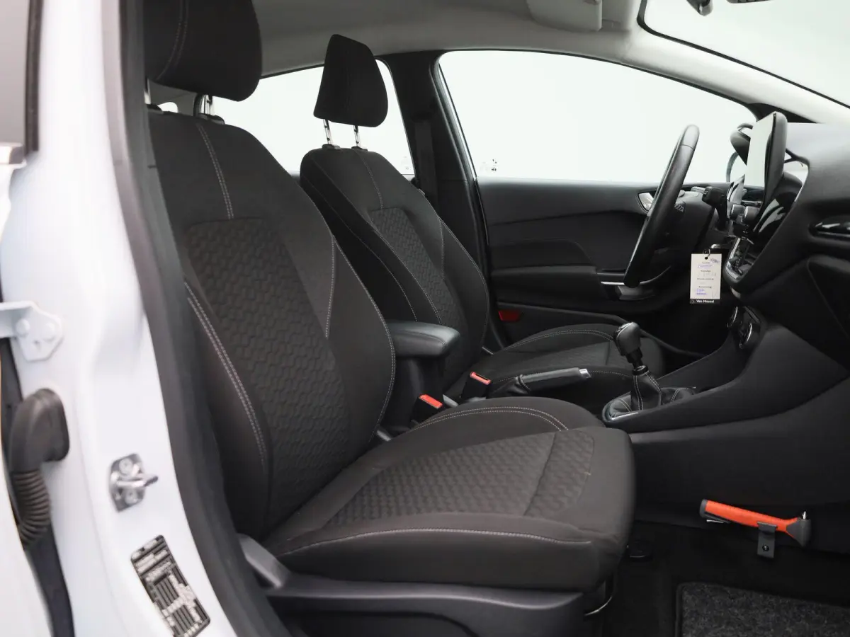 1.0 EcoBoost Hybrid Titanium | PDC Achter | Cruise Control | Elektrische Ramen |