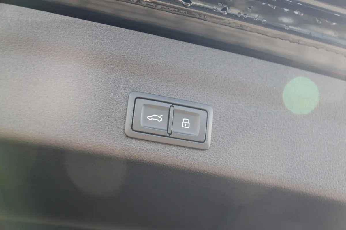 55 TFSIe 367pk quattro Pro Line S Competition | Elektr. Verstlb. Stoelen + Geheugen | Nachtzichtassistent | Adaptieve Cruise Control | Dodehoek Sensor