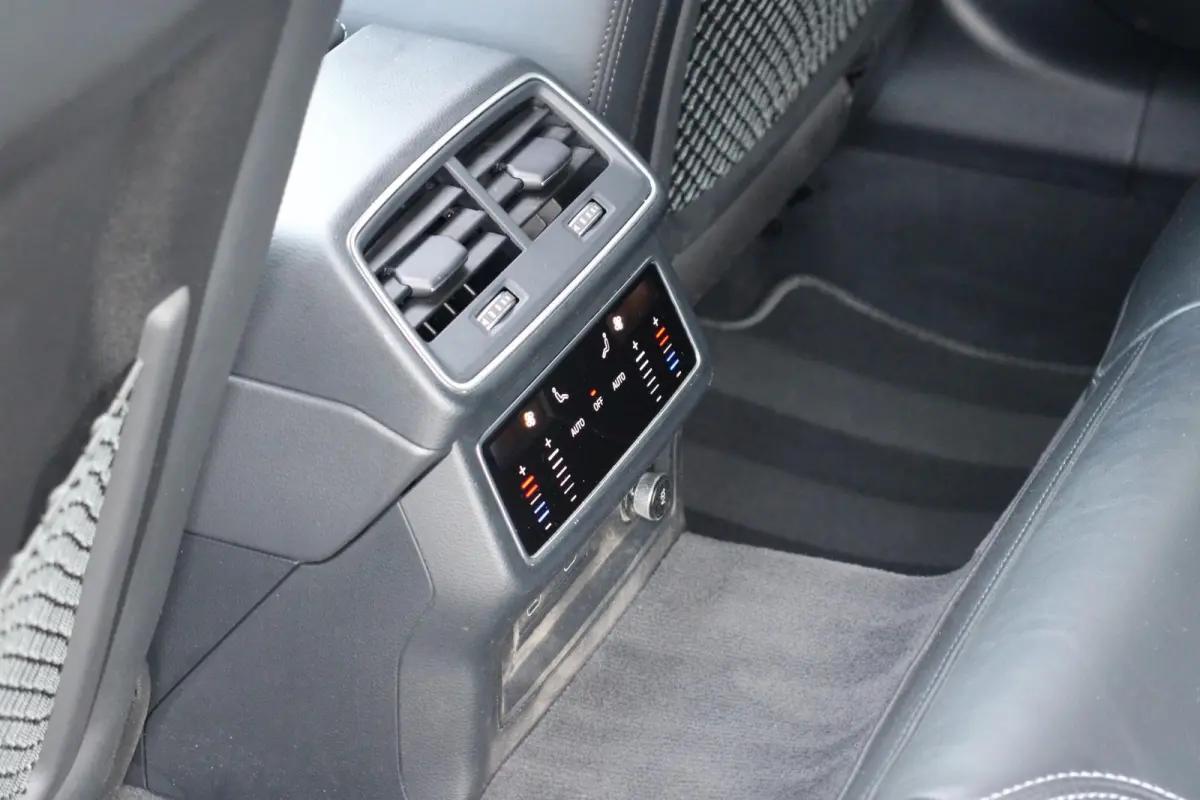 55 TFSIe 367pk quattro Pro Line S Competition | Elektr. Verstlb. Stoelen + Geheugen | Nachtzichtassistent | Adaptieve Cruise Control | Dodehoek Sensor