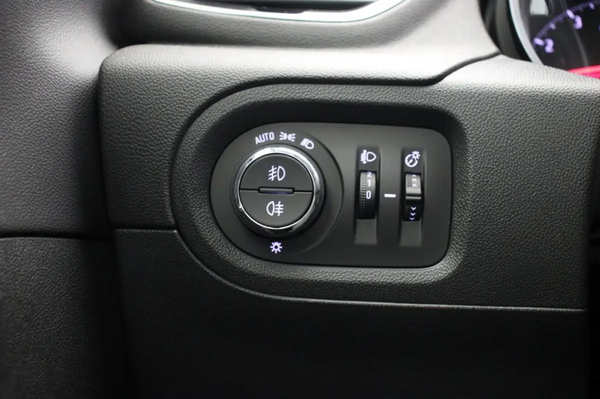 1.2 Turbo Innovation Automaat - Carplay, Camera, Cruise, Clima