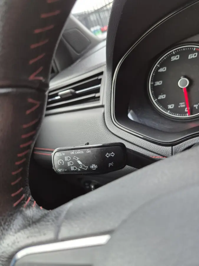 1.0 TSI FR Business Intense|Trekhaak|Camera|Navi|DAB|
