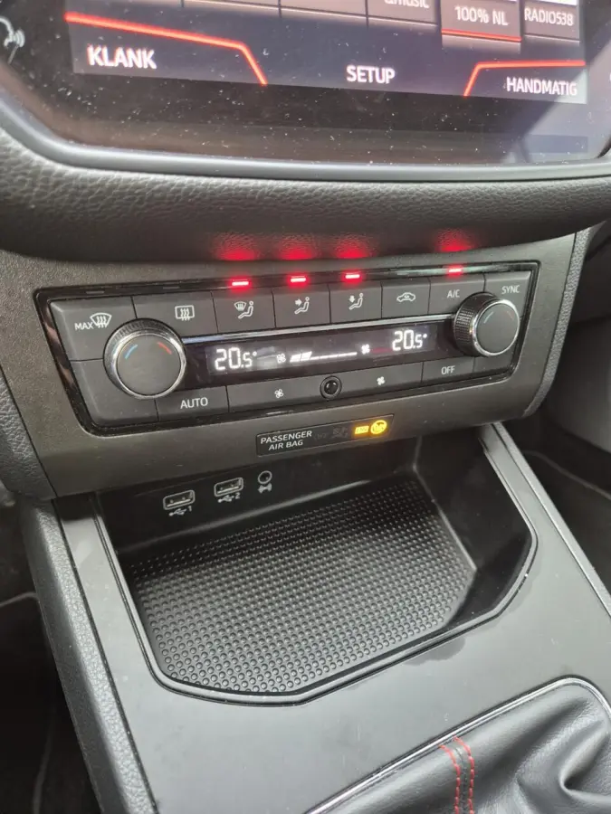 1.0 TSI FR Business Intense|Trekhaak|Camera|Navi|DAB|
