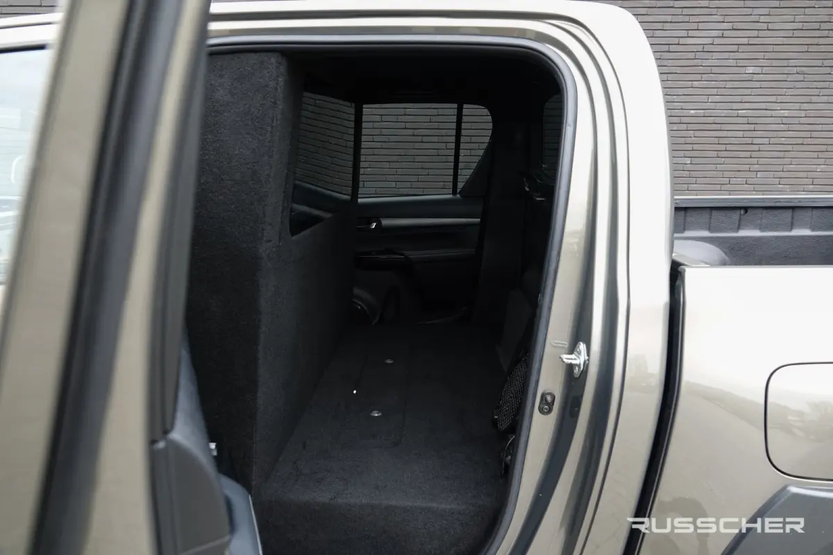 2.8 D-4D Double Cab 4X4 204Pk Aut. | Invincible | Leder | JBL-Sound | Trekhaak | 18'' | Oxide Bronze