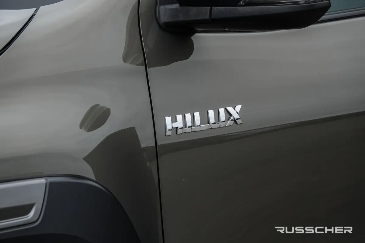 2.8 D-4D Double Cab 4X4 204Pk Aut. | Invincible | Leder | JBL-Sound | Trekhaak | 18'' | Oxide Bronze