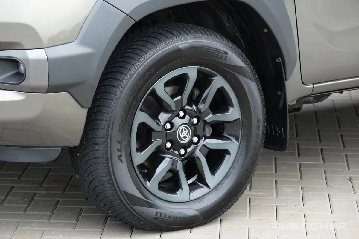 2.8 D-4D Double Cab 4X4 204Pk Aut. | Invincible | Leder | JBL-Sound | Trekhaak | 18'' | Oxide Bronze