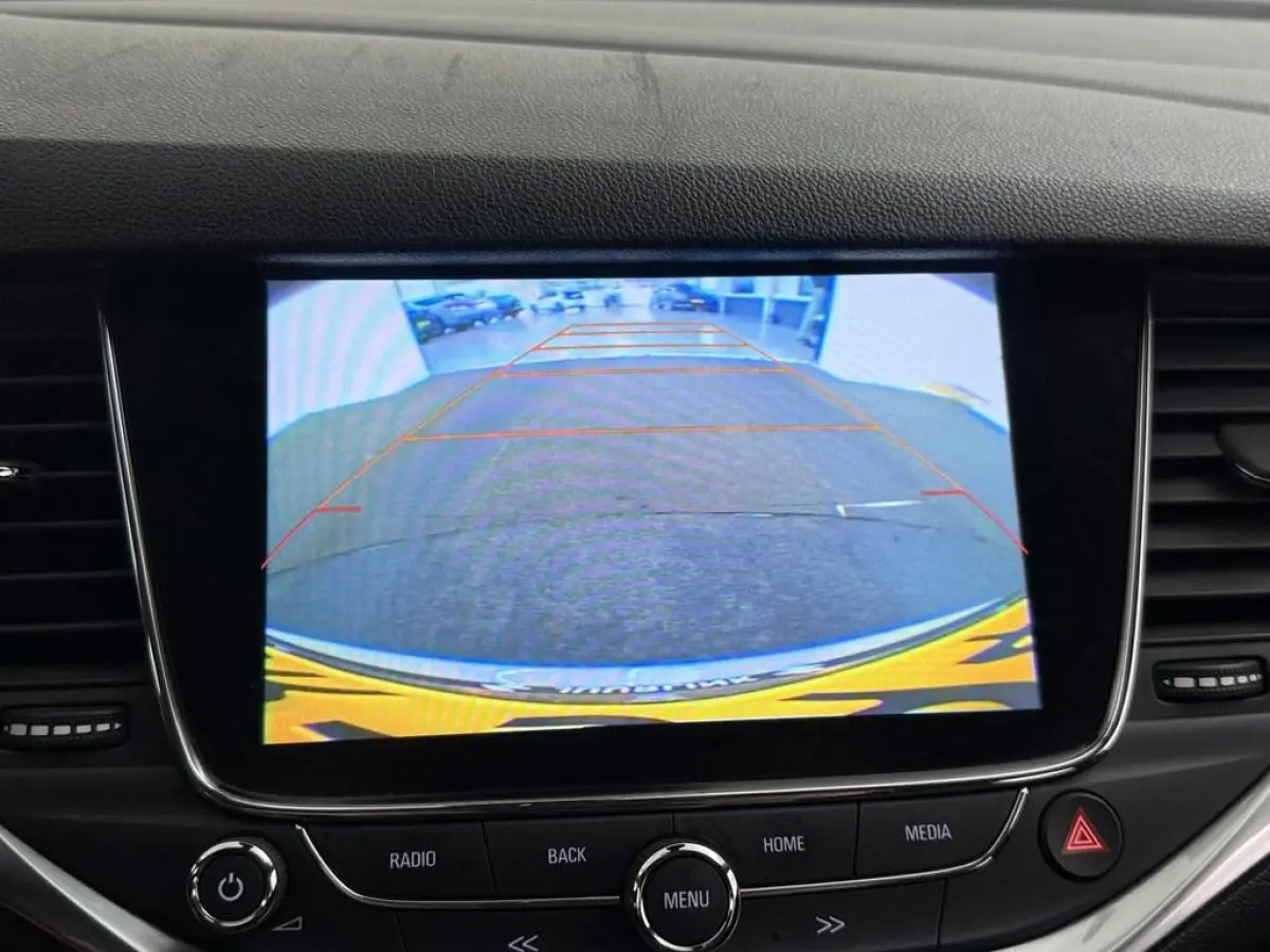 1.0 TURBO Business+ Nav/Camera/Led/4S.Banden