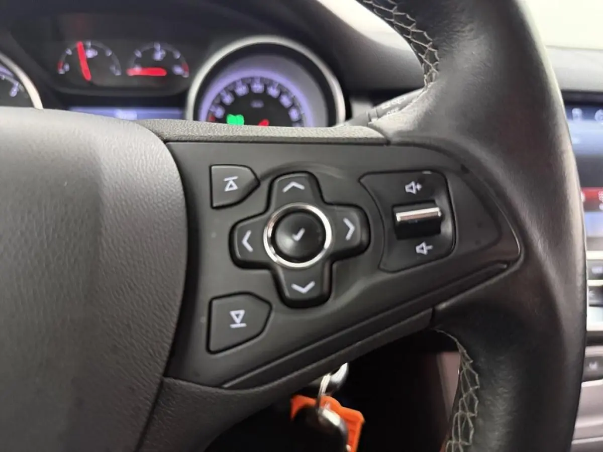 1.0 TURBO Business+ Nav/Camera/Led/4S.Banden