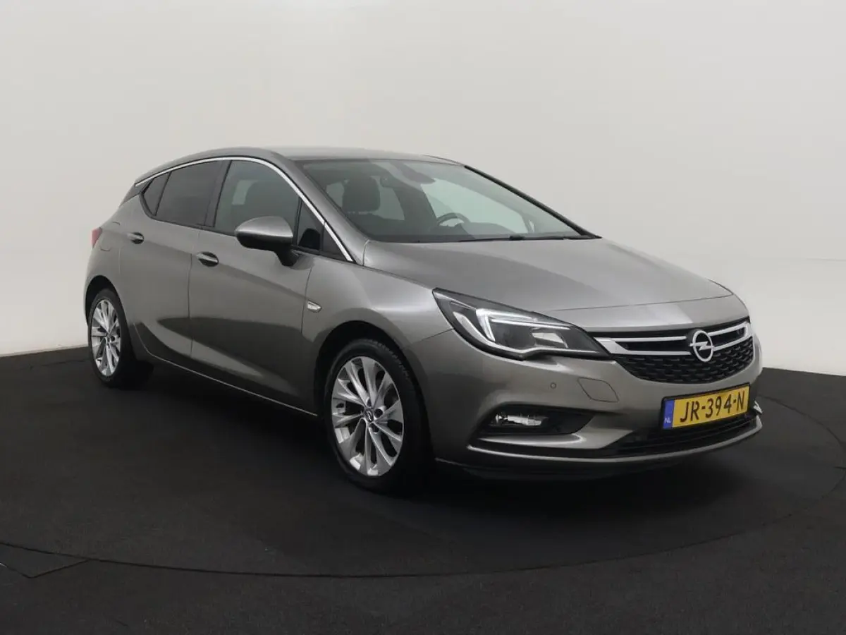 1.0 TURBO Business+ Nav/Camera/Led/4S.Banden