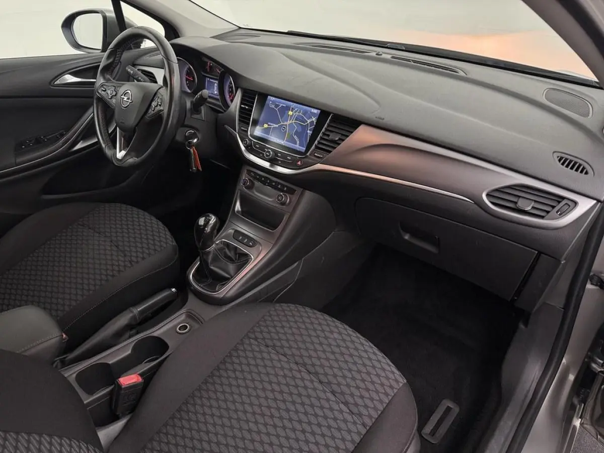 1.0 TURBO Business+ Nav/Camera/Led/4S.Banden