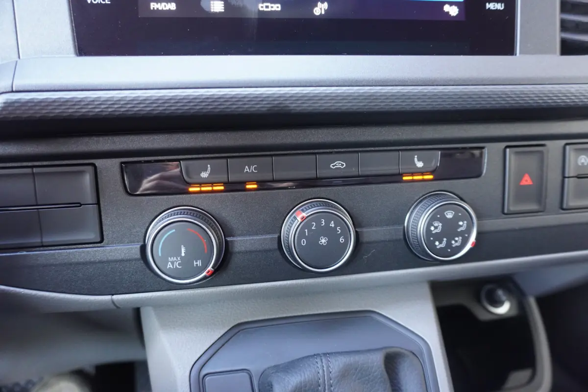 150pk Automaat L2H1 2x Schuifdeur Trekhaak Cruise control Apple Carplay Navigatie Standkachel Stoelverwarming