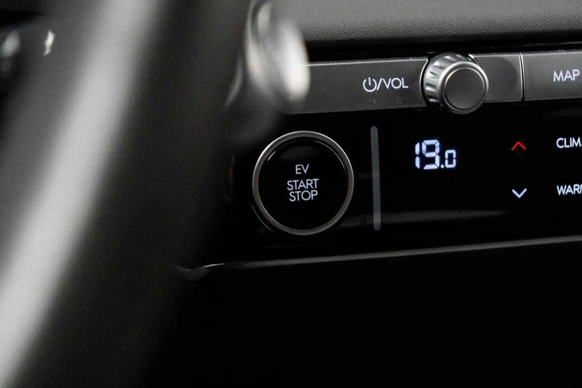 Connect 77.4 kWh 217pk | Warmtepomp | Batterijverwarming | Elektrische stoelen | Camera | Carplay | Adaptive cruise controle | Dodehoek detectie | Elektrische achterklep | Stoelverwarming