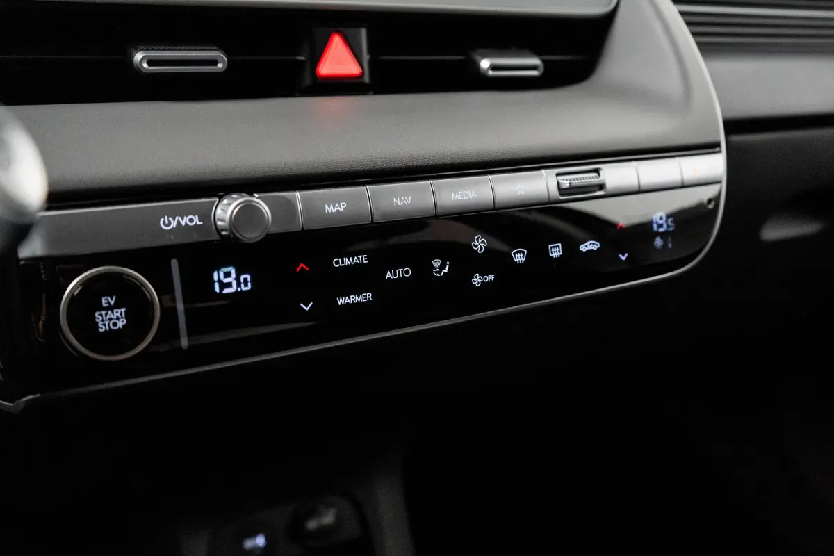 Connect 77.4 kWh 217pk | Warmtepomp | Batterijverwarming | Elektrische stoelen | Camera | Carplay | Adaptive cruise controle | Dodehoek detectie | Elektrische achterklep | Stoelverwarming