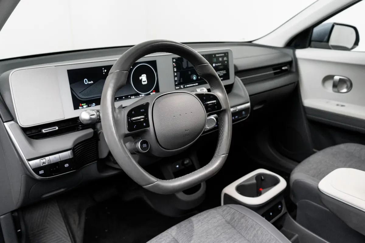 Connect 77.4 kWh 217pk | Warmtepomp | Batterijverwarming | Elektrische stoelen | Camera | Carplay | Adaptive cruise controle | Dodehoek detectie | Elektrische achterklep | Stoelverwarming