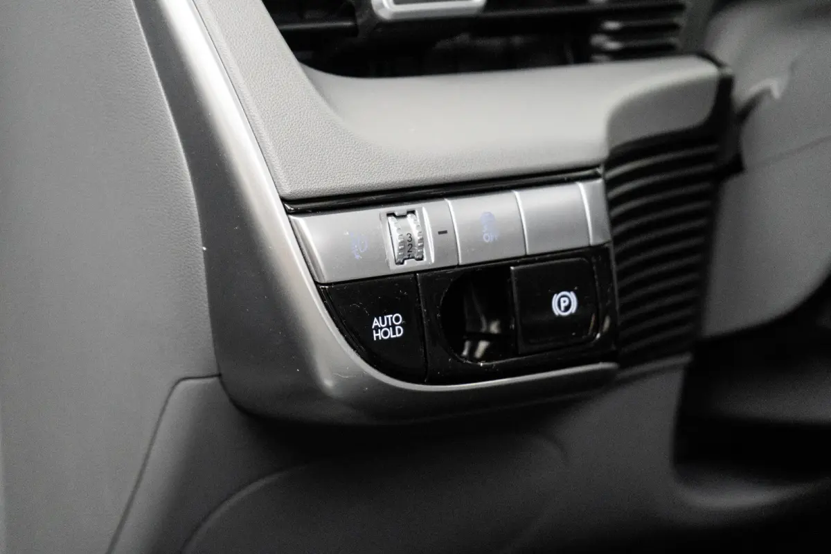 Connect 77.4 kWh 217pk | Warmtepomp | Batterijverwarming | Elektrische stoelen | Camera | Carplay | Adaptive cruise controle | Dodehoek detectie | Elektrische achterklep | Stoelverwarming