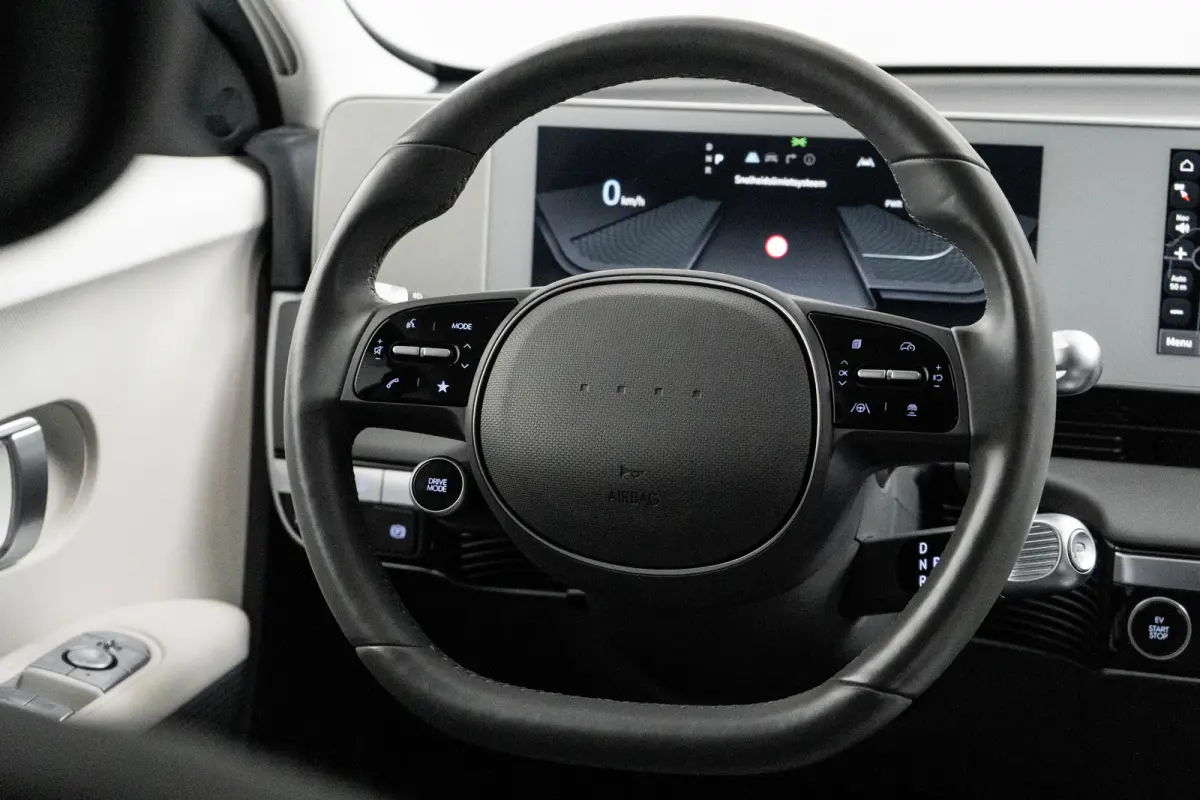 Connect 77.4 kWh 217pk | Warmtepomp | Batterijverwarming | Elektrische stoelen | Camera | Carplay | Adaptive cruise controle | Dodehoek detectie | Elektrische achterklep | Stoelverwarming