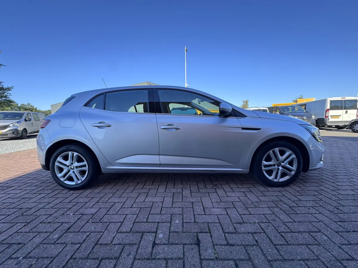 1.5 Blue dCi Limited, Euro 6, Marge, Apple Carplay
