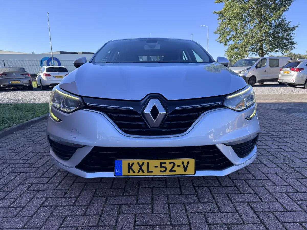 1.5 Blue dCi Limited, Euro 6, Marge, Apple Carplay
