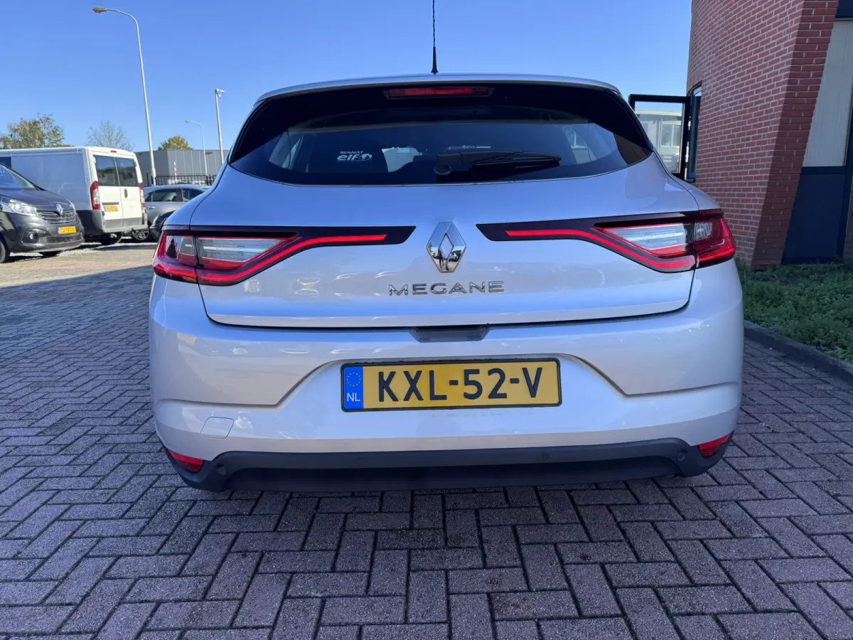 1.5 Blue dCi Limited, Euro 6, Marge, Apple Carplay